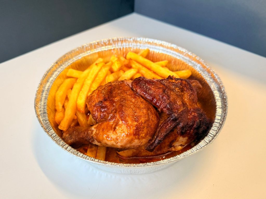 Medio Pollo con Papas fritas